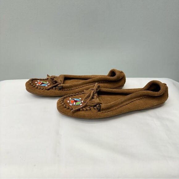 Minnetonka Me to We Brown Moccasins with Beaded Detail Leather women’s 9.5 - Picture 1 of 7
